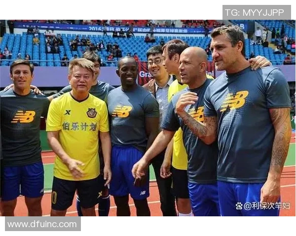 新闻记者如何揭示足球明星背后的故事与挑战 新闻记者如何揭示足球明星背后的故事与挑战