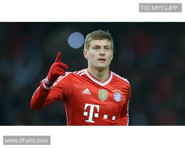 拜仁足球明星的传奇人生与辉煌成就全景回顾 拜仁足球明星的传奇人生与辉煌成就全景回顾