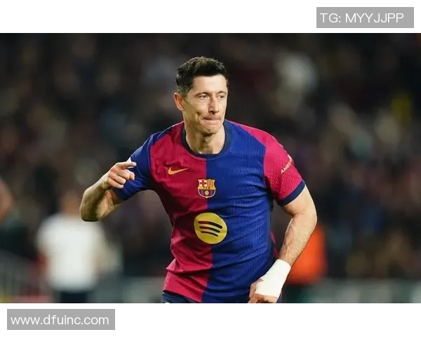 足球明星青眼白龙的传奇之路与荣耀时刻揭秘 足球明星青眼白龙的传奇之路与荣耀时刻揭秘